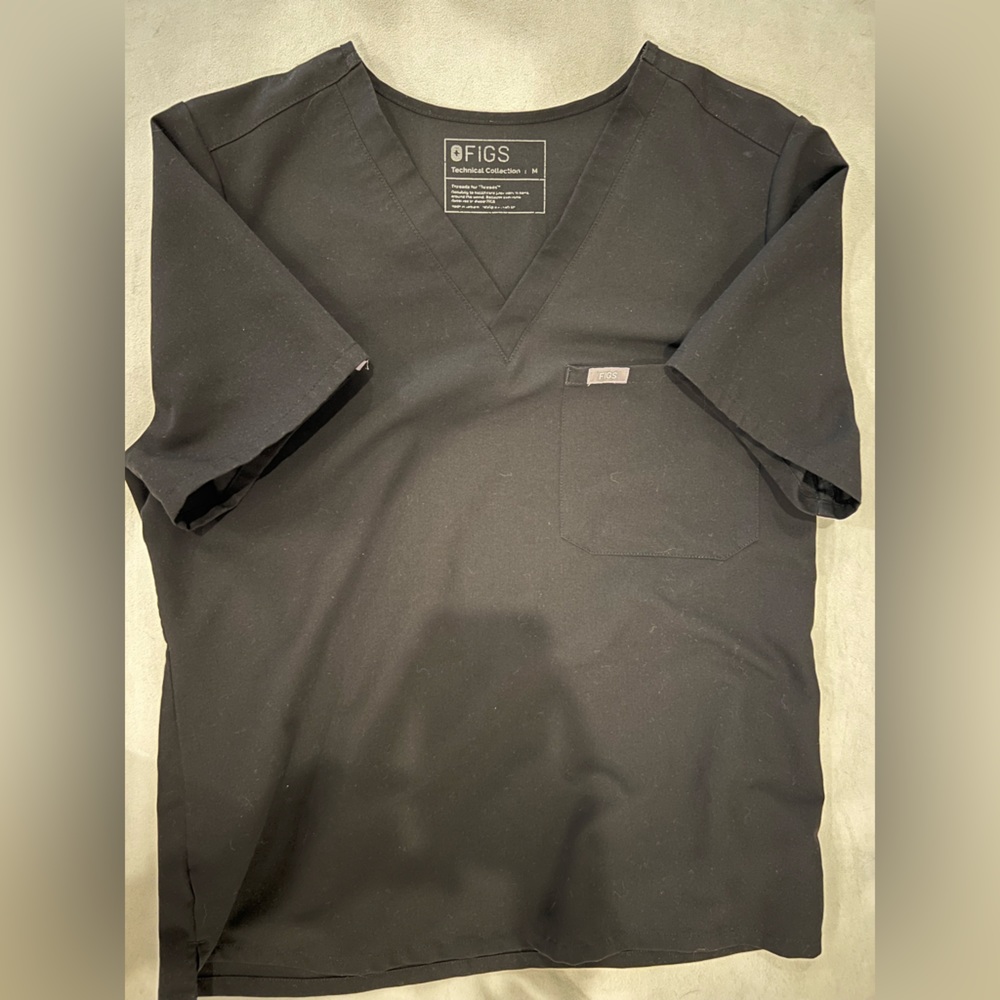 Catarina one pocket figs top- black